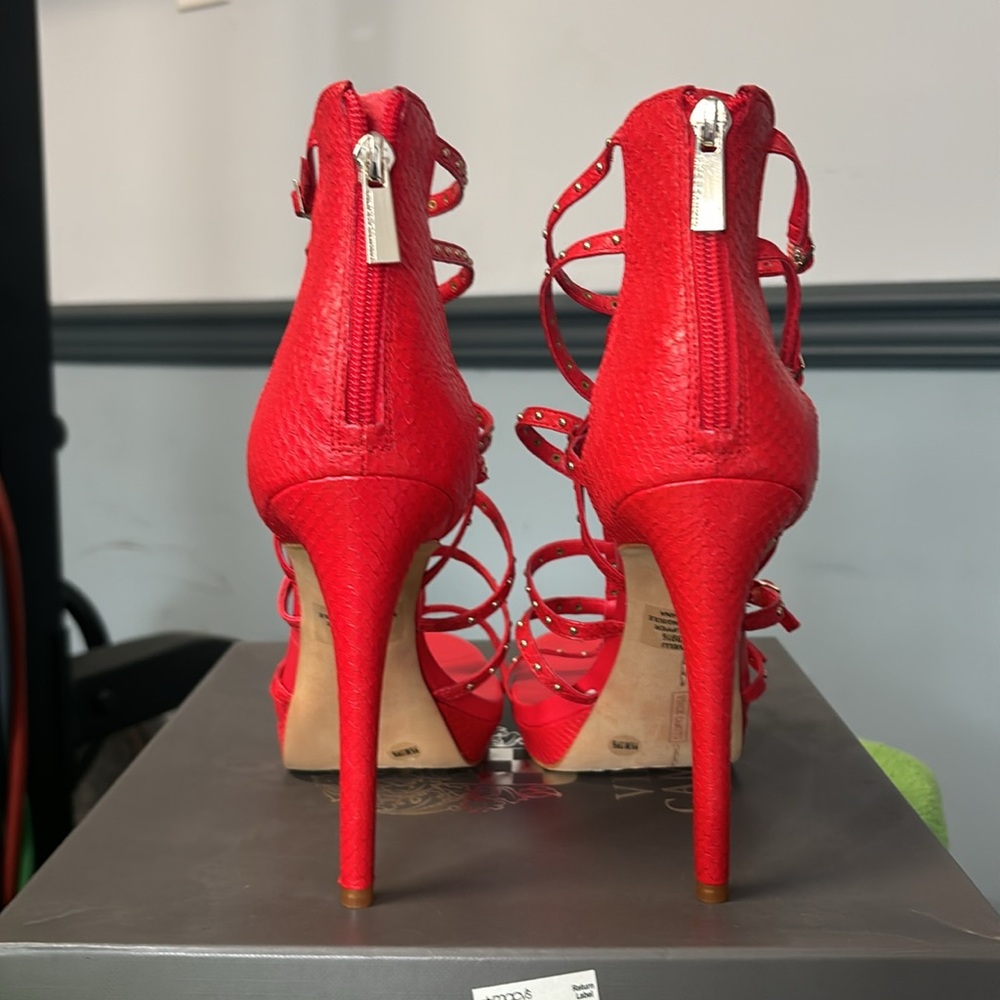 NWT Vince Camuto strappy studded sandals size 9.5 - Picture 2 of 6